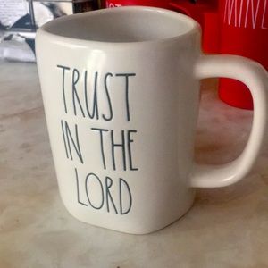 Rae Dunn “Trust in the Lord” Mug